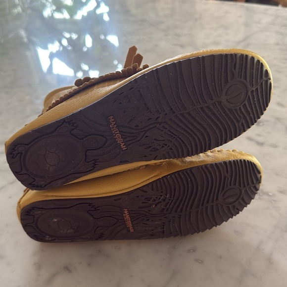 Manitobah Mukluks Unisex Indigenous Leather Moccasins Men’s 9 Women’s 11 - Picture 6 of 10